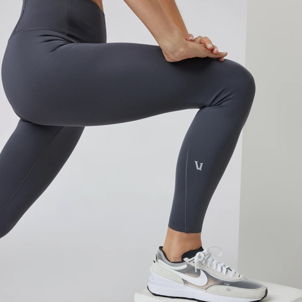 Vuori Charcoal Evolve Women's Leggings